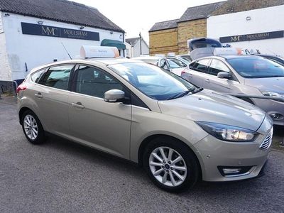 Begagnad Ford Focus Titanium 125 HK (91 kW) 2016 Silver Halvkombi