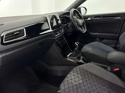 Begagnad VW T-Roc R-line 150 HK (110 kW) 2022 Grå SUV