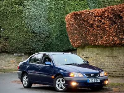 Used Toyota Avensis 127 HP (93 kW) 2002 Blue Sedan