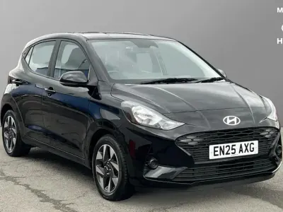 Gebraucht Hyundai i10 Advanced 63 PS (46 kW) 2025 Schwarz Kleinwagen