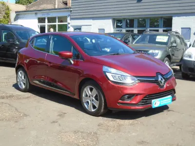 Używany Renault Clio IV Dynamique 90 KM (66 kW) 2017 Czerwony Hatchback