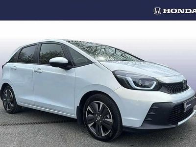 Begagnad Honda Jazz Advance 120 HK (88 kW) 2025 Vit Halvkombi
