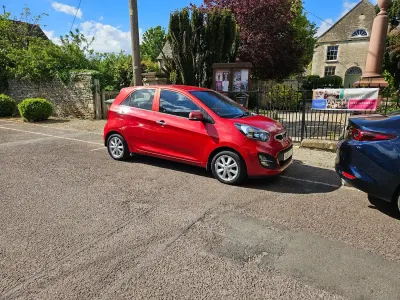 Used Kia Picanto 85 HP (62 kW) 2011 Red Hatchback