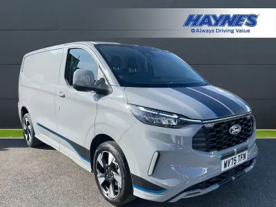 Usado Ford Transit Custom Sport 150 HP (110 kW) 2025 Cinzento Van