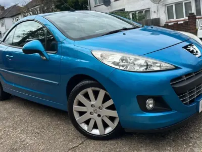 Usado Peugeot 207 CC GTi 2012 Azul Cabrios