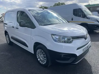 Used Toyota Proace 100 HP (73 kW) 2023 White MPV