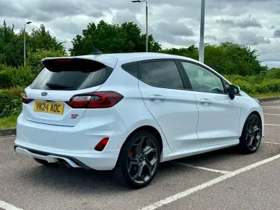 Used Ford Fiesta ST 200 HP (147 kW) 2024 White Hatchback