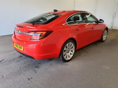 Second-hand Vauxhall Insignia Elite 2015 Roșu Hatchback