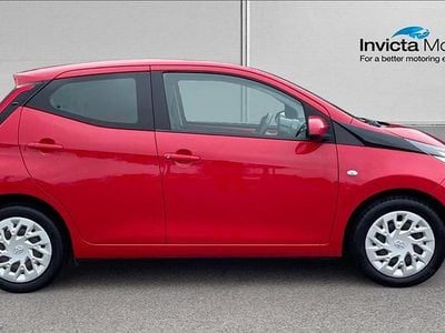 Used Toyota Aygo X-play 72 HP (52 kW) 2019 Red Hatchback