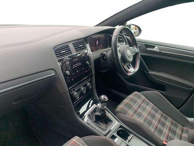 Używany VW Golf VII GTI 245 KM (180 kW) 2019 Szary Hatchback