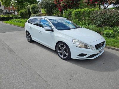 Used Volvo V60 R-Design 115 HP (84 kW) 2012 White Estate