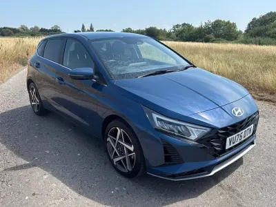 Used Hyundai i20 Premium 100 HP (73 kW) 2025 Blue Hatchback