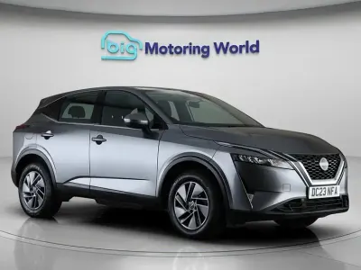 Usado Nissan Qashqai Acenta Premium 140 HP (102 kW) 2023 Cinzento SUV