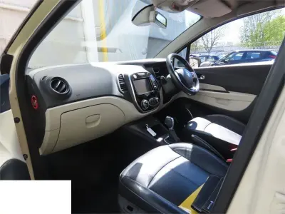 Używany Renault Captur Signature 120 KM (88 kW) 2018 Biały SUV