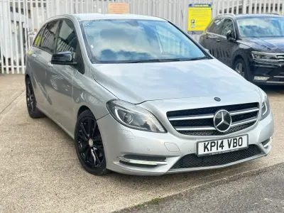 Usado Mercedes B200 136 HP (100 kW) 2014 Prateado Monovolume