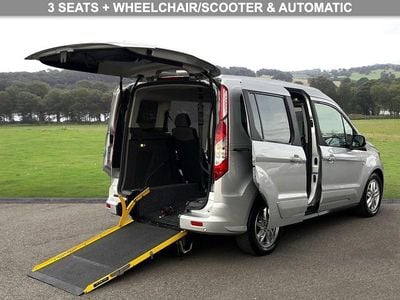 Used Ford Tourneo Titanium 120 HP (88 kW) 2021 Silver MPV