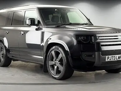 Used Land Rover Defender S 300 HP (220 kW) 2023 Carpathian grey SUV