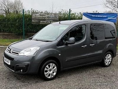 Used Citroën Berlingo Feel 100 HP (73 kW) 2015 Grey MPV