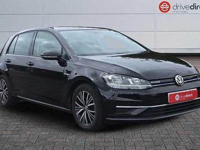 Metallic grenadilla black Used 2018 VW Golf VII SE Hatchback | £16,300 (Fair price)