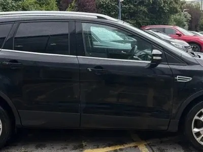 Begagnad Ford Kuga Zetec 140 HK (102 kW) 2014 Svart SUV