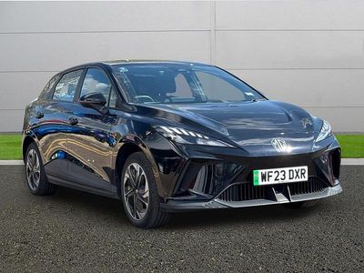 Begagnad MG MG4 EV SE 2023 Svart Halvkombi