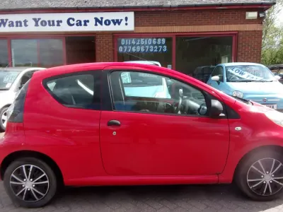 Używany Citroën C1 68 KM (50 kW) 2011 Czerwony Hatchback