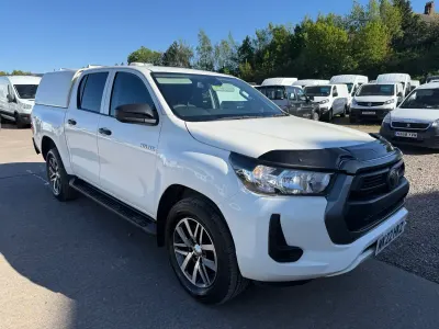 Używany Toyota HiLux Active 150 KM (110 kW) 2022 Biały Pickup