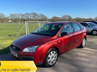 Used Ford Focus 115 HP (84 kW) 2006 Red Hatchback