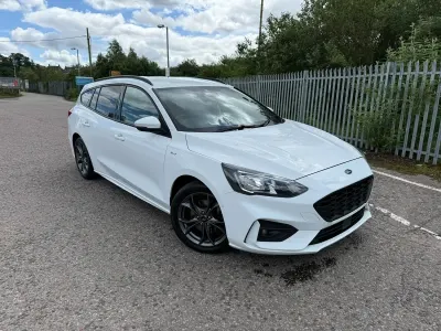 Used Ford Focus ST-Line 120 HP (88 kW) 2021 White Estate
