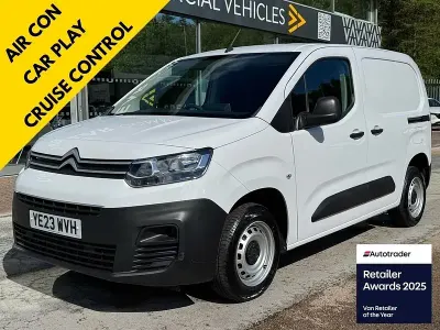 Używany Citroën Berlingo 100 KM (73 kW) 2023 Biały Minivan