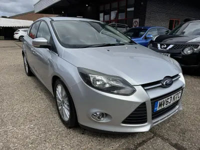 Used Ford Focus Zetec 115 HP (84 kW) 2013 Silver Hatchback