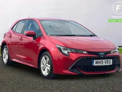 Used Toyota Corolla 122 HP (89 kW) 2019 Red Hatchback