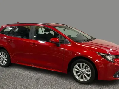 Usado Toyota Corolla 140 HP (102 kW) 2025 Vermelho Carrinha