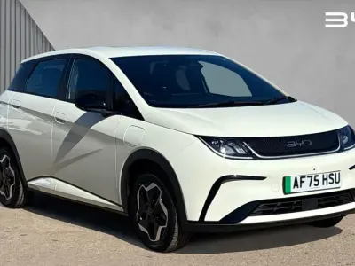 Nuevo BYD Dolphin Active 69 kW (95 CV) 2025 Blanco Utilitario