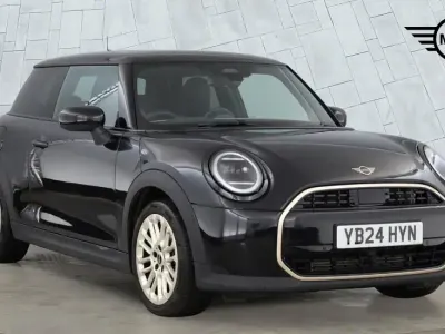Used Mini Cooper Hatch 154 HP (113 kW) 2024 Black Hatchback