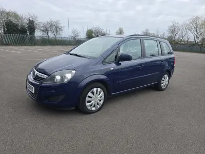Usado Vauxhall Zafira 2013 Azul Monovolume