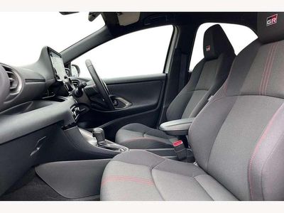 Used Toyota Yaris Hybrid Sport 116 HP (85 kW) 2023 White Hatchback