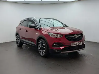 Used Vauxhall Grandland X Business Edition 300 HP (220 kW) 2020 Red SUV