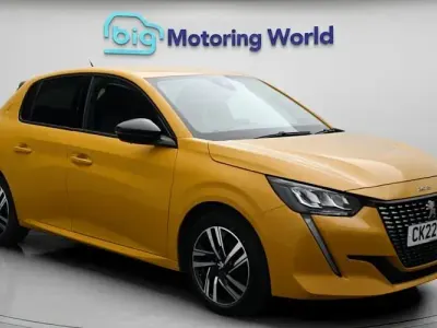 Used Peugeot 208 Allure Premium 102 HP (75 kW) 2022 Yellow Hatchback