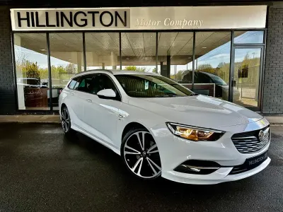 Used Vauxhall Insignia SRi 170 HP (125 kW) 2018 White Estate