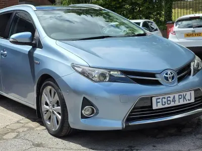 Usado Toyota Auris Hybrid