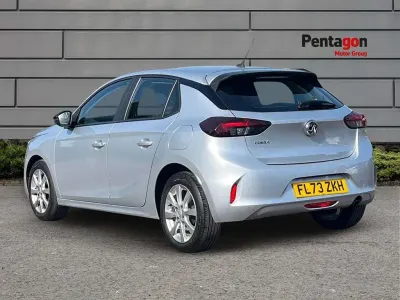Używany Vauxhall Corsa Design Edition 99 KM (72 kW) 2023 Szary Hatchback