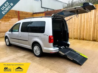Usado VW Caddy Maxi Life 122 HP (89 kW) 2020 Prateado Monovolume