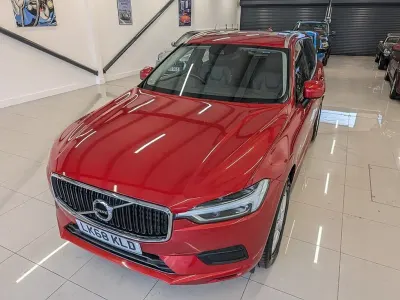Used Volvo XC60 Momentum 190 HP (139 kW) 2018 Fusion red SUV