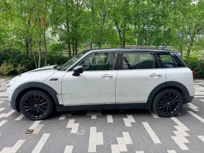 Usado Mini Cooper Clubman 2017 Plateado Familiar