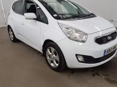 Used Kia Venga 125 HP (91 kW) 2013 White Hatchback