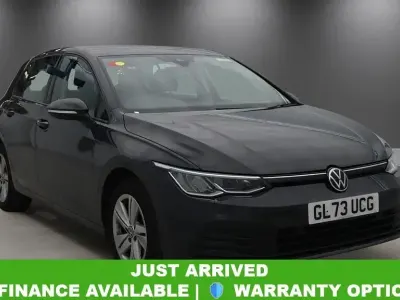 Begagnad VW Golf VIII S 130 HK (95 kW) 2023 Grå Halvkombi