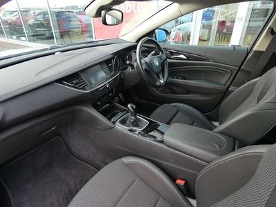 Used Vauxhall Insignia SRi 162 HP (119 kW) 2017 Silver Hatchback