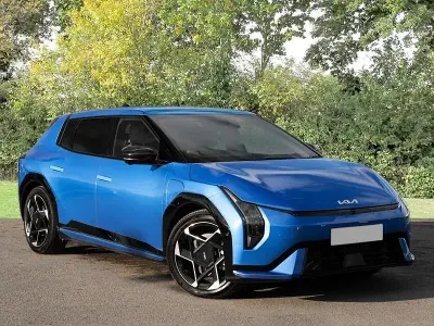 Begagnad Kia EV4 GT-Line 150 kW (204 HK) 2025 Blå Halvkombi