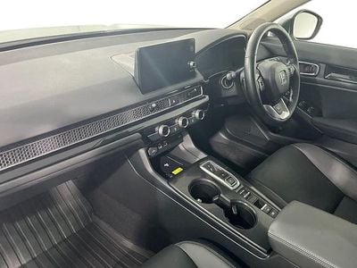 Used Honda Civic Advance 2024 White Hatchback